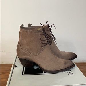 Frye Sacha Chukka Boot in Color Ash